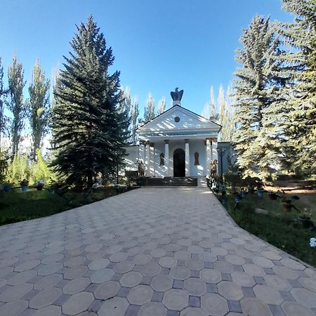 Waterfall In The Yard Karakol Exterior photo